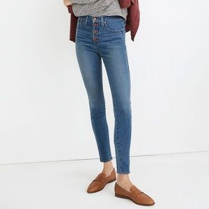 Madewell 10" High-Rise Skinny Jeans in Dewitt Wash Button Front Edition